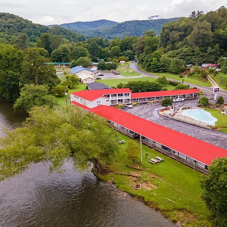 Lloyd'S On The River Country Inn By Oyo Bryson City Exteriör bild