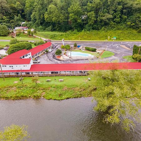 Lloyd'S On The River Country Inn By Oyo Bryson City Exteriör bild