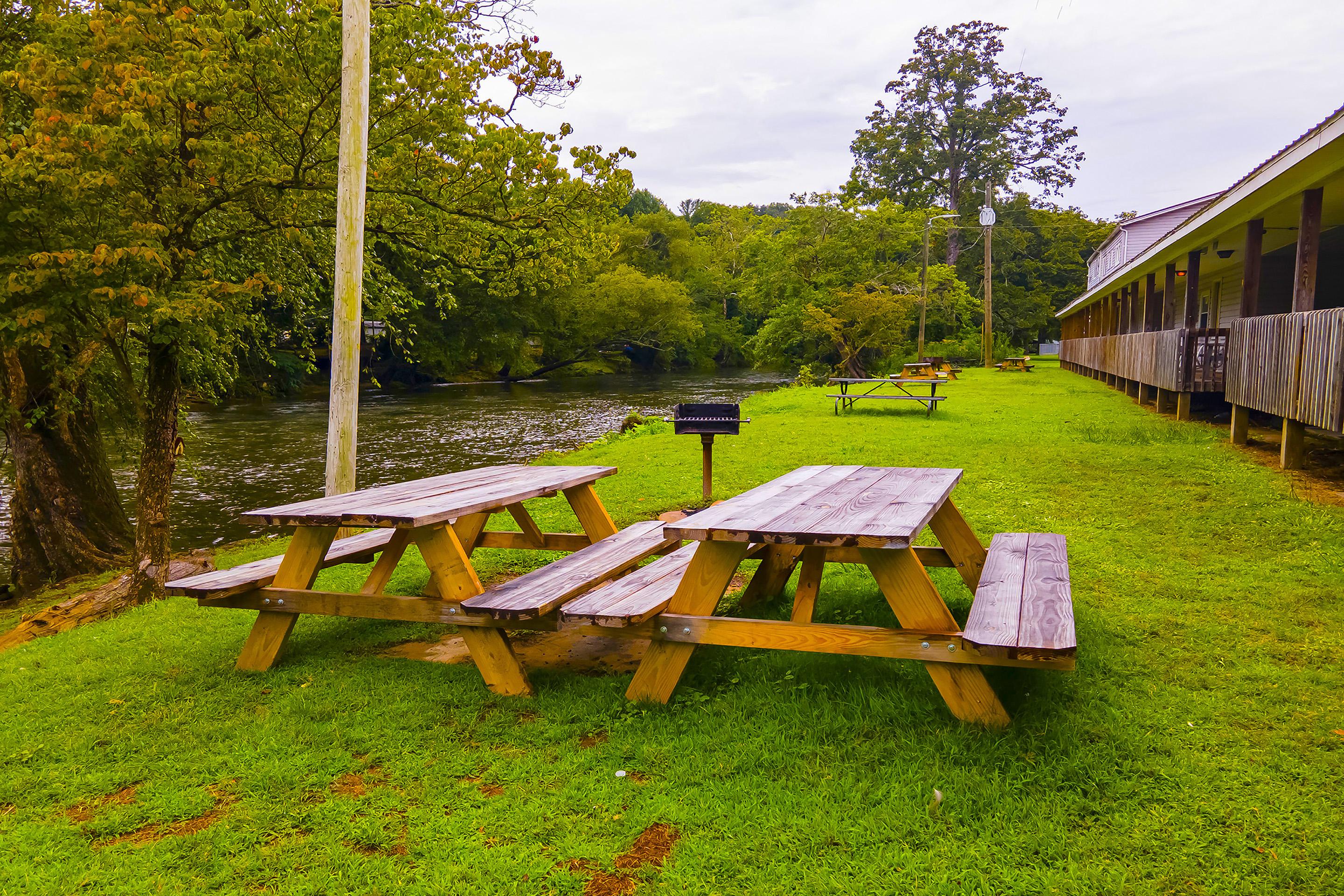 Lloyd'S On The River Country Inn By Oyo Bryson City Exteriör bild