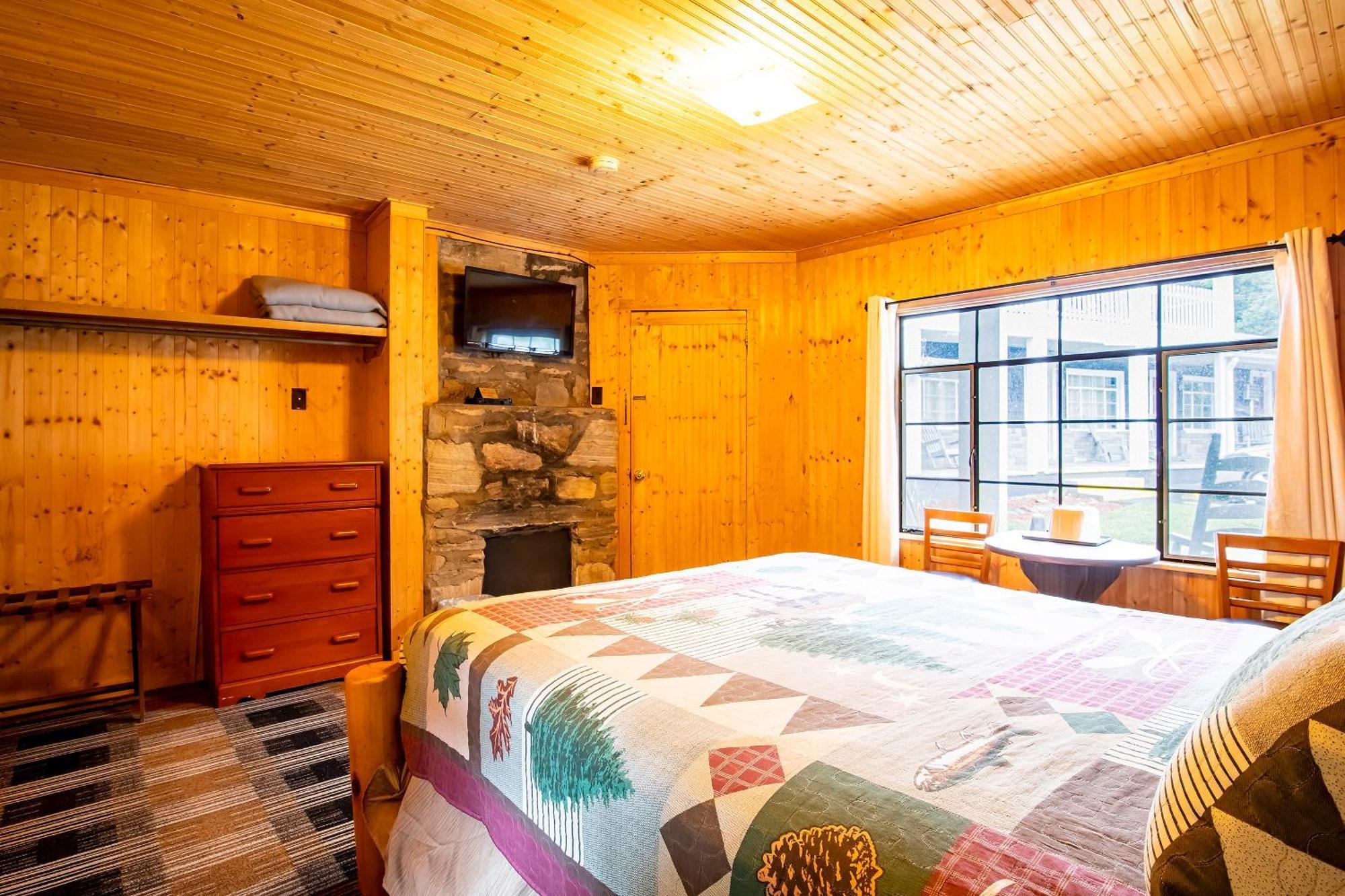 Lloyd'S On The River Country Inn By Oyo Bryson City Exteriör bild
