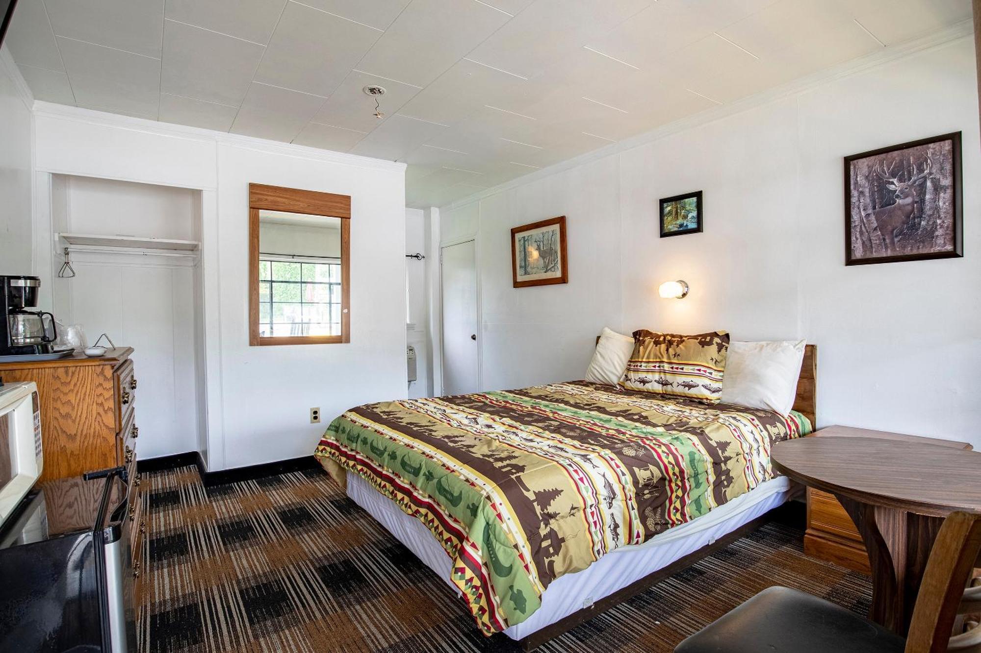 Lloyd'S On The River Country Inn By Oyo Bryson City Exteriör bild