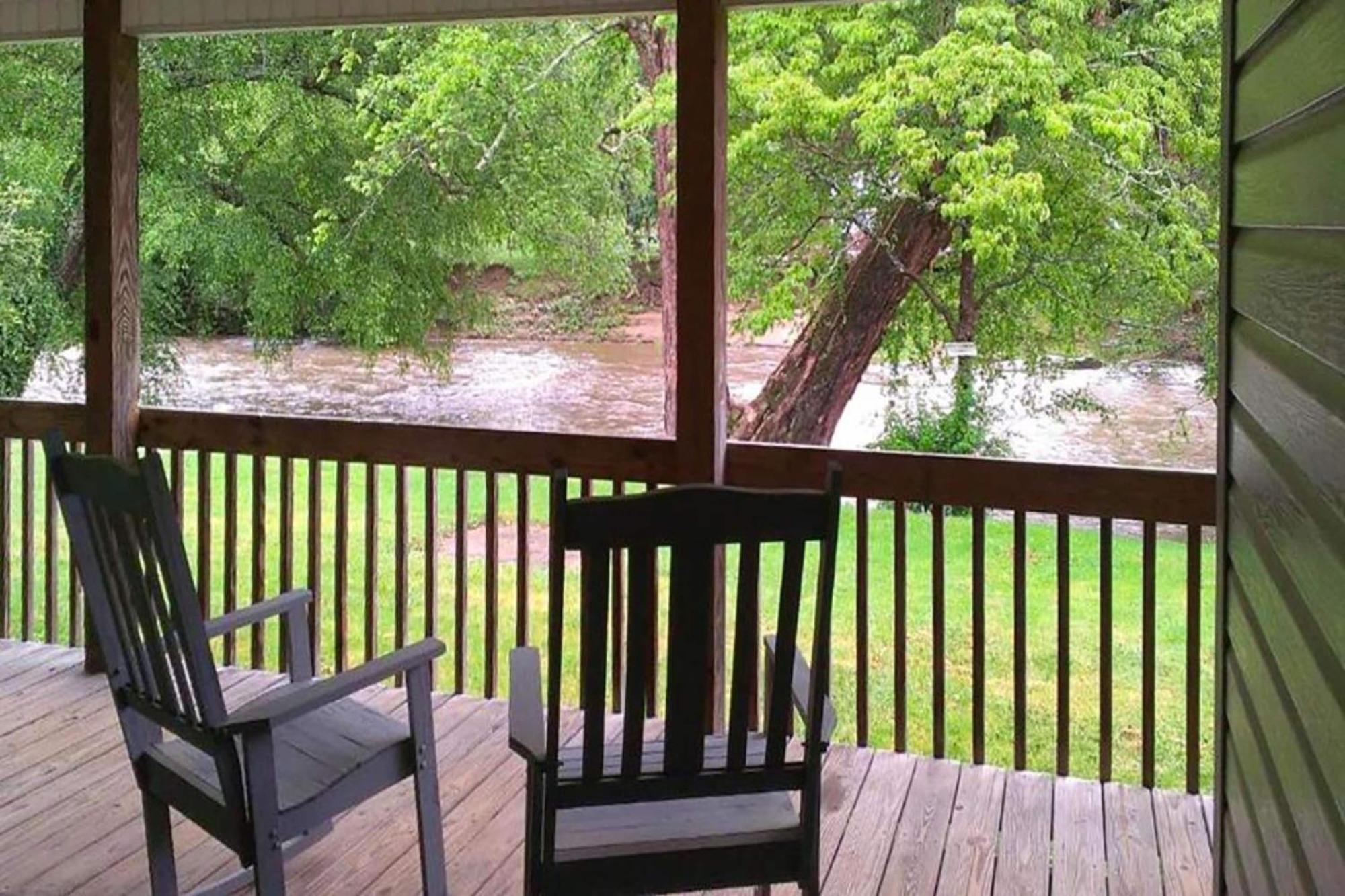Lloyd'S On The River Country Inn By Oyo Bryson City Exteriör bild