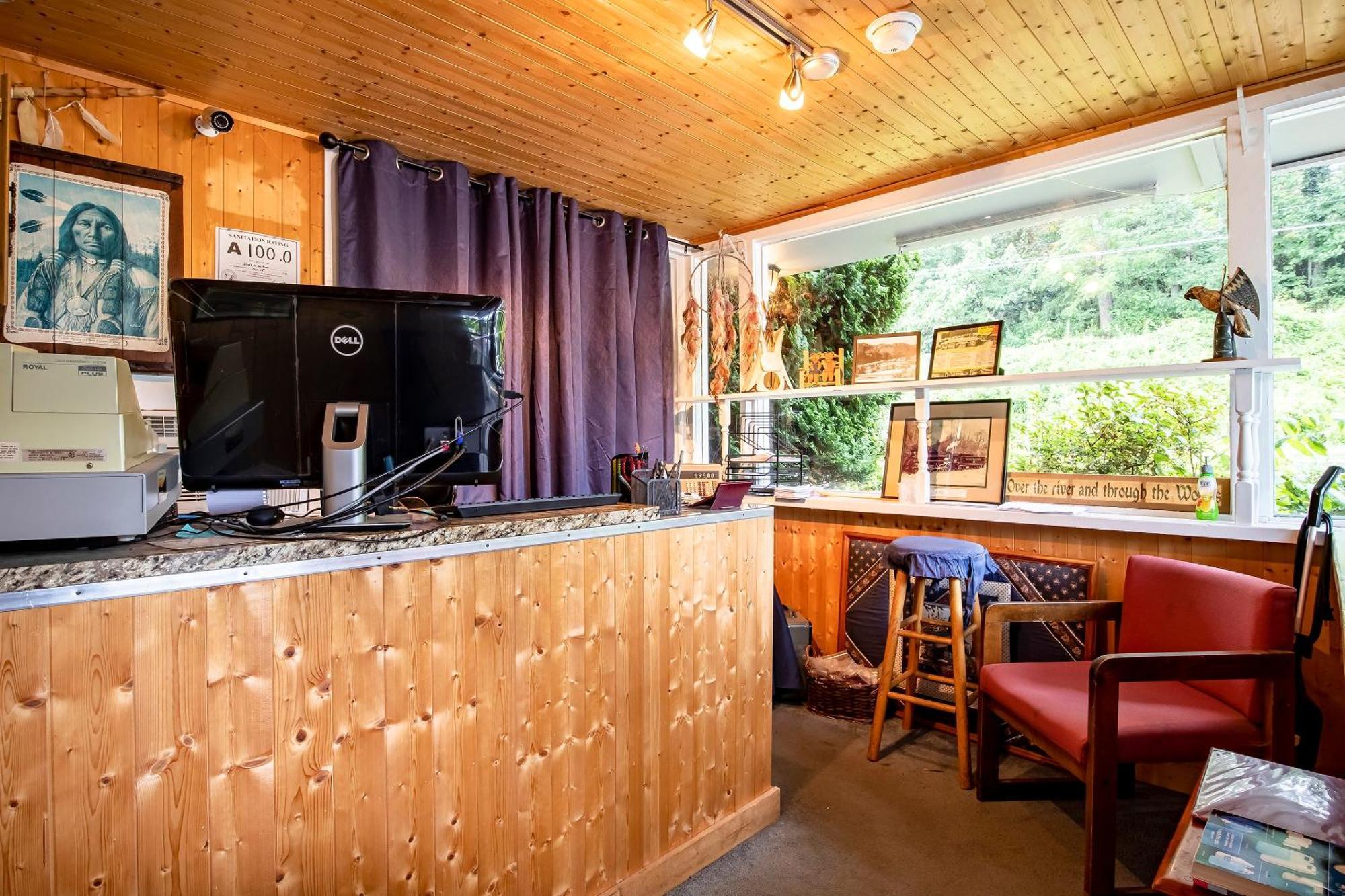 Lloyd'S On The River Country Inn By Oyo Bryson City Exteriör bild