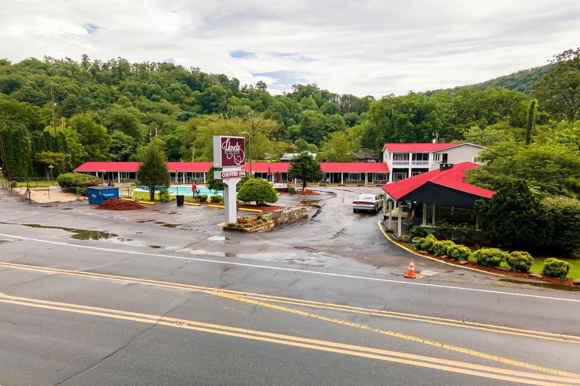 Lloyd'S On The River Country Inn By Oyo Bryson City Exteriör bild